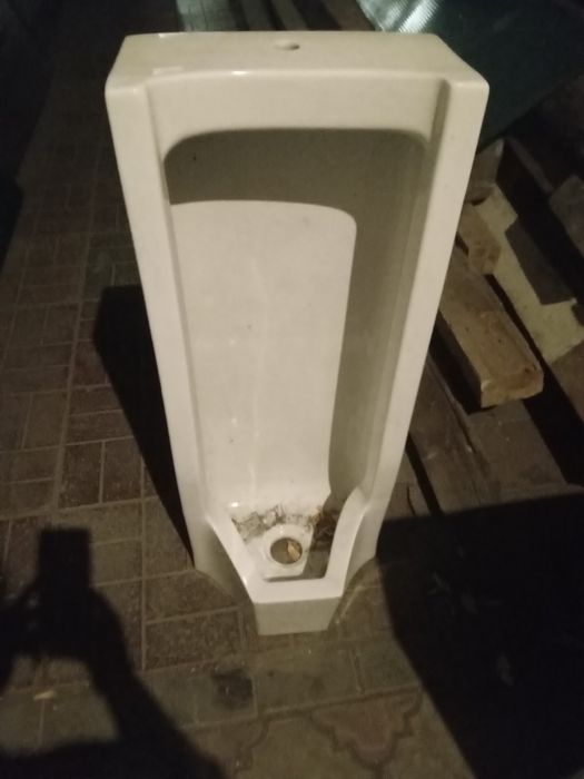 Писсуар мужской б/у.