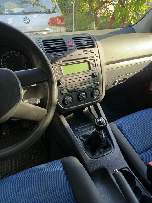 Vând Golf 5 1.9diesel an2005 înmatriculat acte la zi fără filtru de particule stare bună