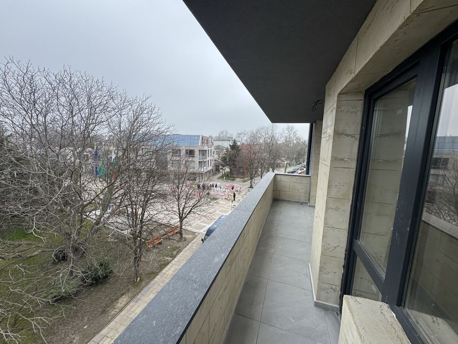 Продава се Тристаен апартамент в Първомай - 88 кв.м за 481 €/кв.м - Снимка #1