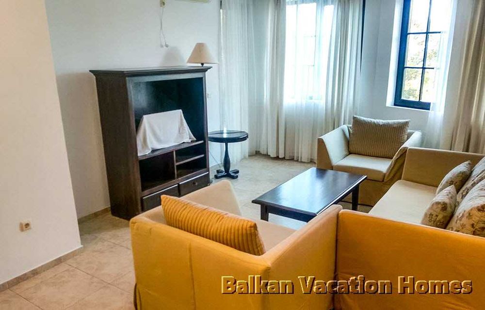 Продава се Тристаен апартамент в Обзор - 113 кв.м за 510 €/кв.м - Снимка #2