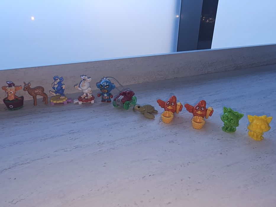 Продажа фигурок киндер