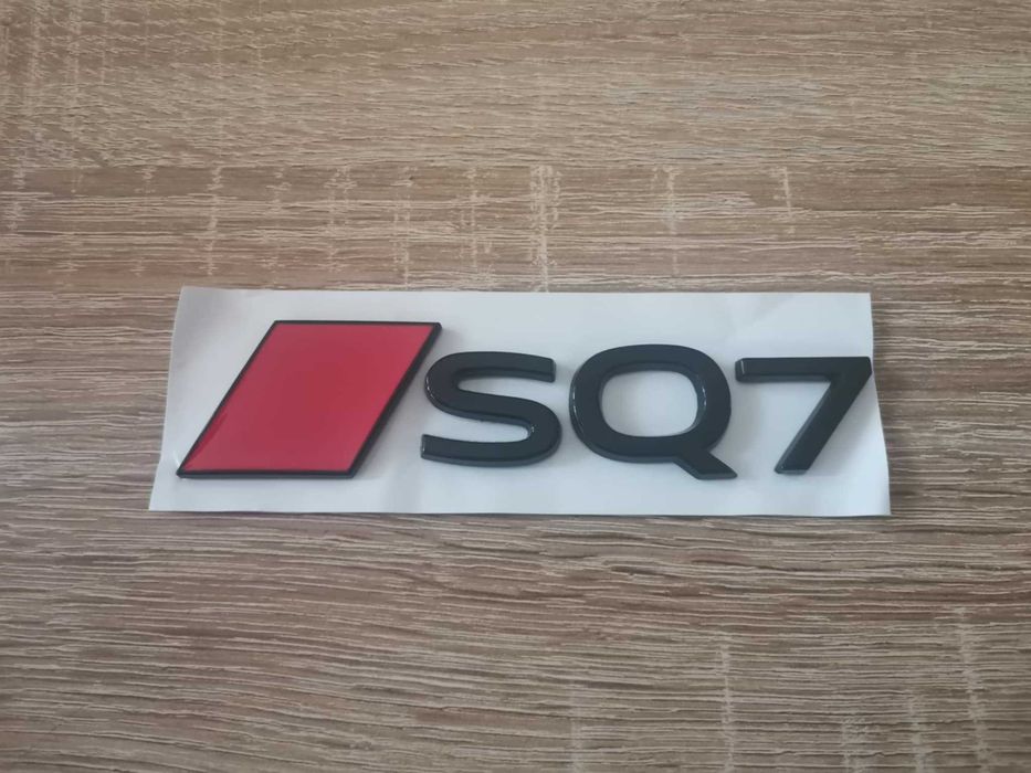 емблема Audi SQ7 нов стил черно с червено