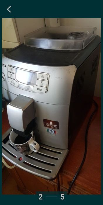 Vând expresor marca SAECO