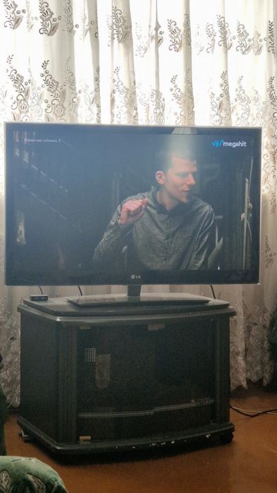Продам телевизор LG