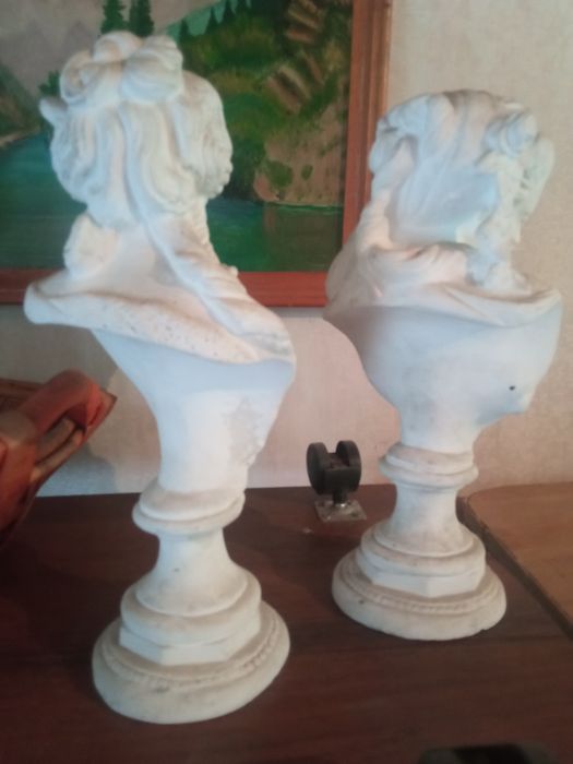 Статуэтки каминные