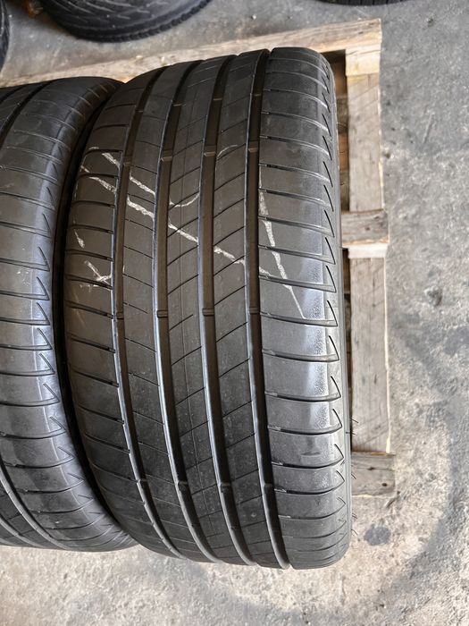 2 anvelope vara 245/40/18 , Bridgestone , DOT 2021 , 5.2 mm