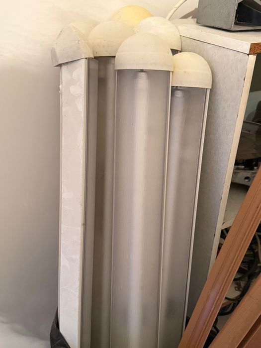 Лампи луминисцентни тип фуния както и осветителни тела за тях