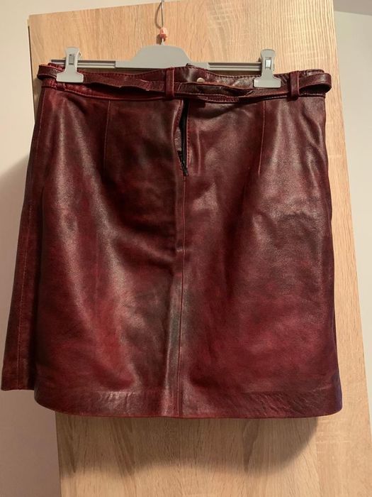 Vând costum de piele (damă)