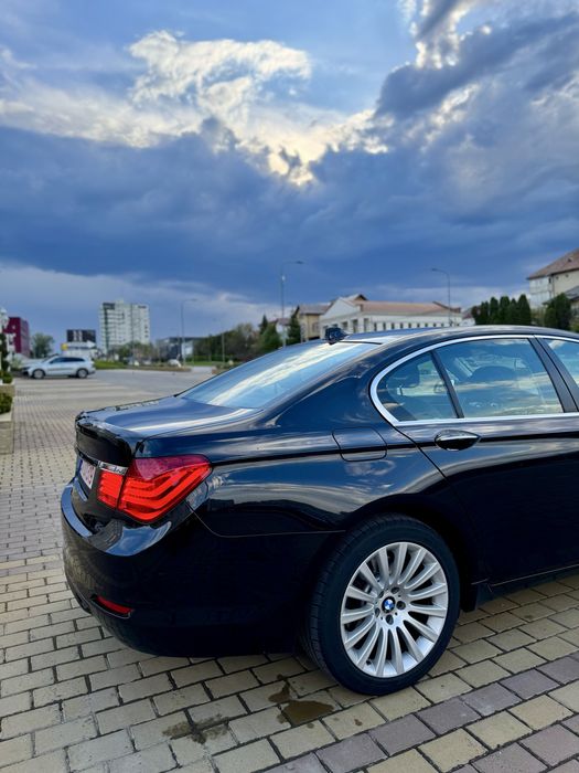 BMW Seria 7 F01 2011 730d