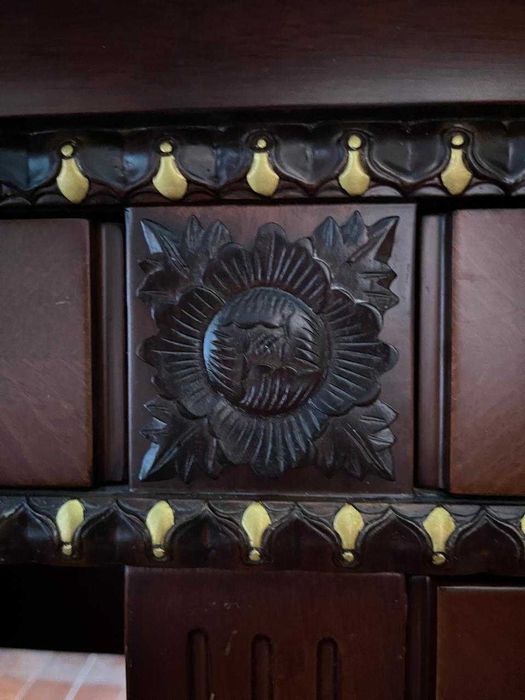 Стол письменный из дерева