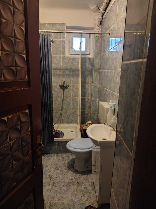Persoana fizica vand apartament cu 2 camere