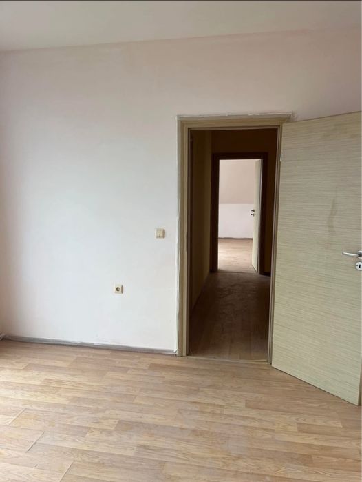 Продава се Тристаен апартамент в Варна, Базар Левски - 198 кв.м за 1213 €/кв.м - Снимка #9