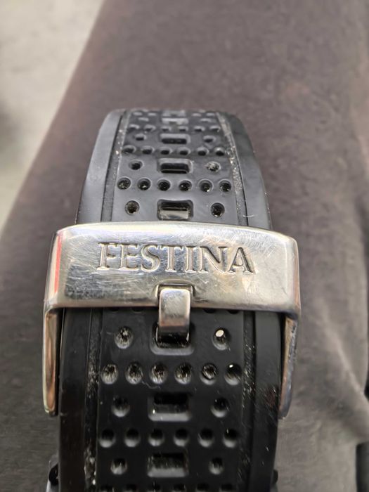 Продава часовник Festina f20330