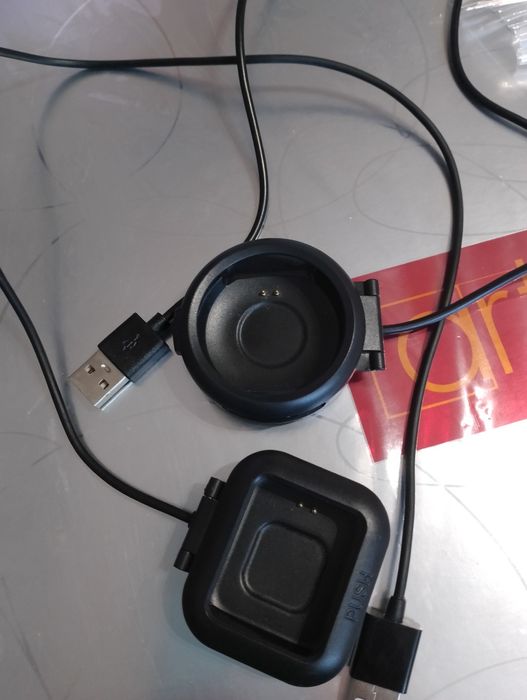 Încărcător Smartwatch amândouă 100 lei