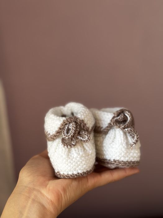 Детские вязаные пинетки