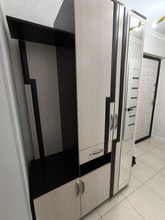 Продам шкаф для прихожей