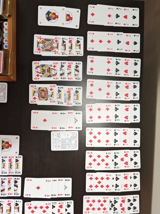 Vind un set de cărți de poker