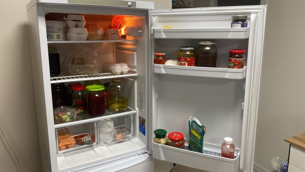 Холодильник Indesit