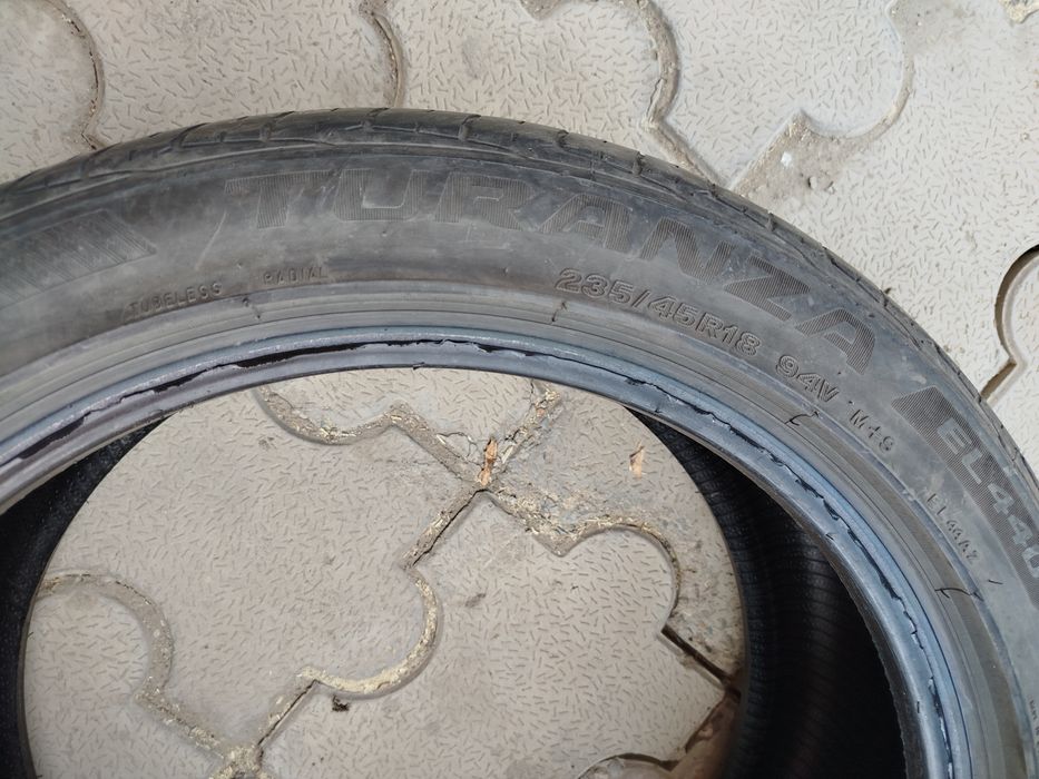 Продам 235/45 R18