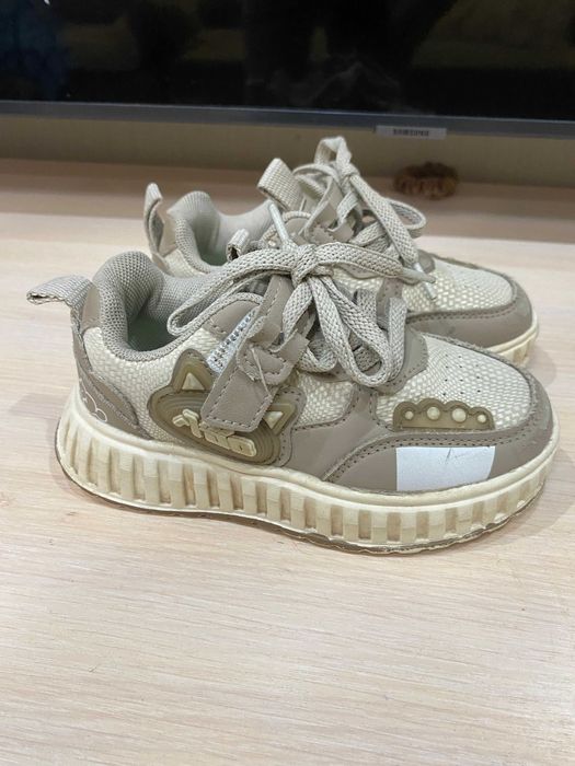 детские кроссовочки