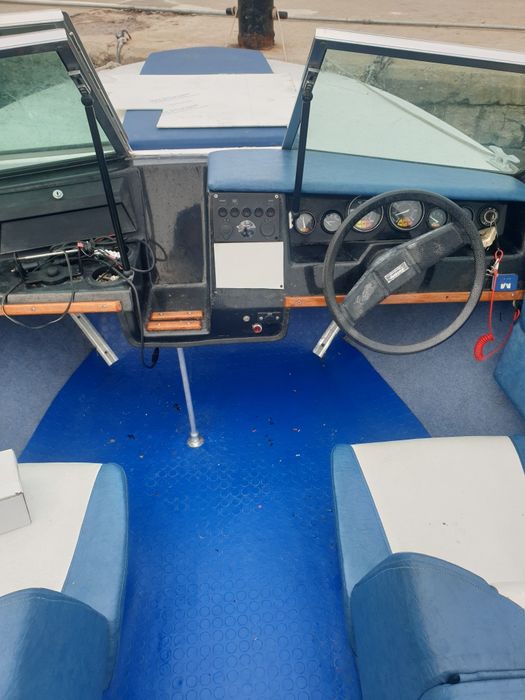 Лодка beekman 3.0 mercruiser