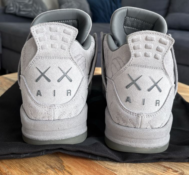 jordan retro 4 x kaws