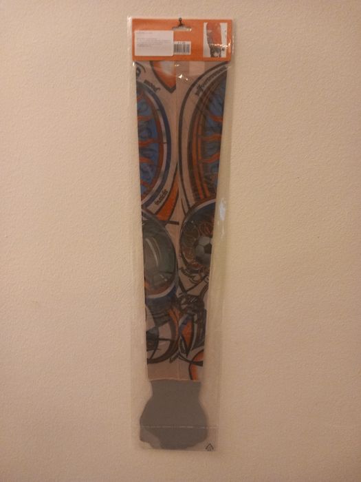 Два ръкава с татиуровки