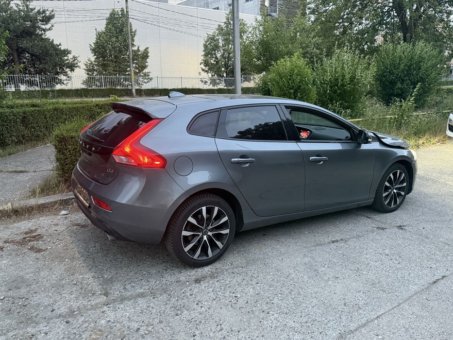 VOLVO V40 2019 — imagine 3