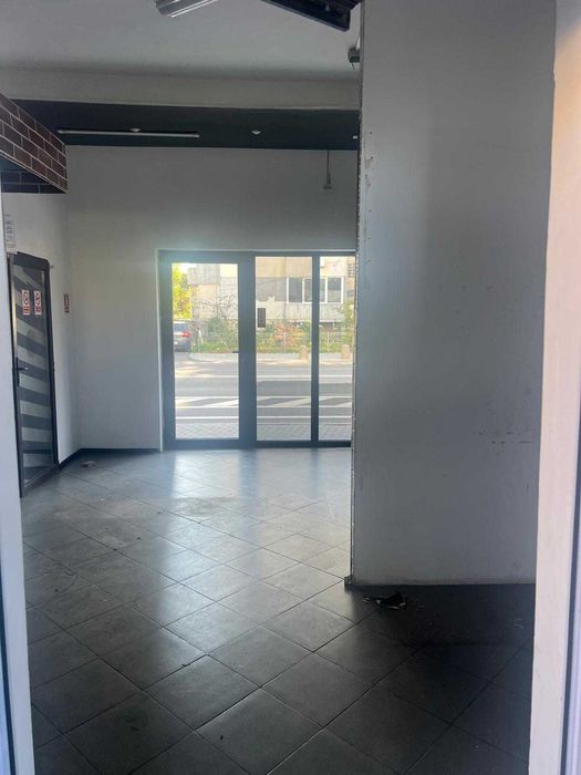 Inchiriez spatiu comerical