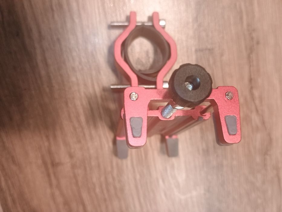 Suport telefon cu fixare  ,prindere ghidon,tampoane cauciuc