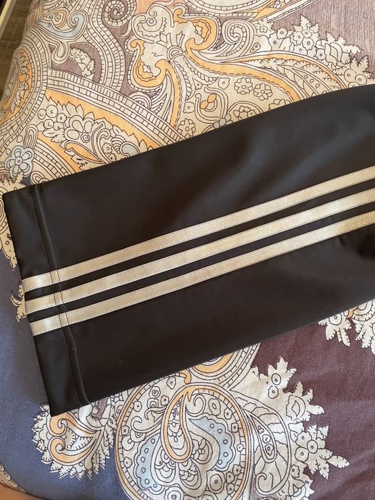 Adidas екип (анцунг)