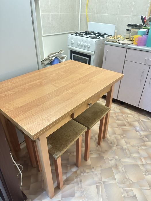 Продам газ плиту и стол