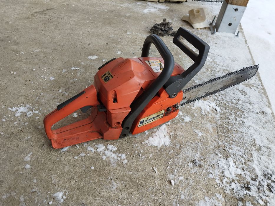 Vând drujba Husqvarna