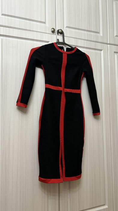 Продам женские платья