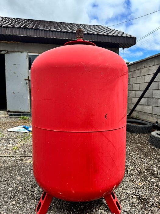 Продам гидроаккумулятор