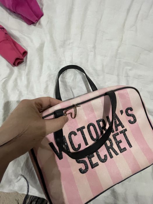 Сумки и косметички брендовые