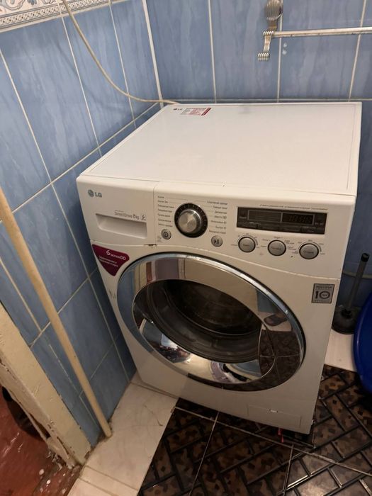 Kvartira bor bollaga sherikcjilikka ishlidigan akkuratni bolllar