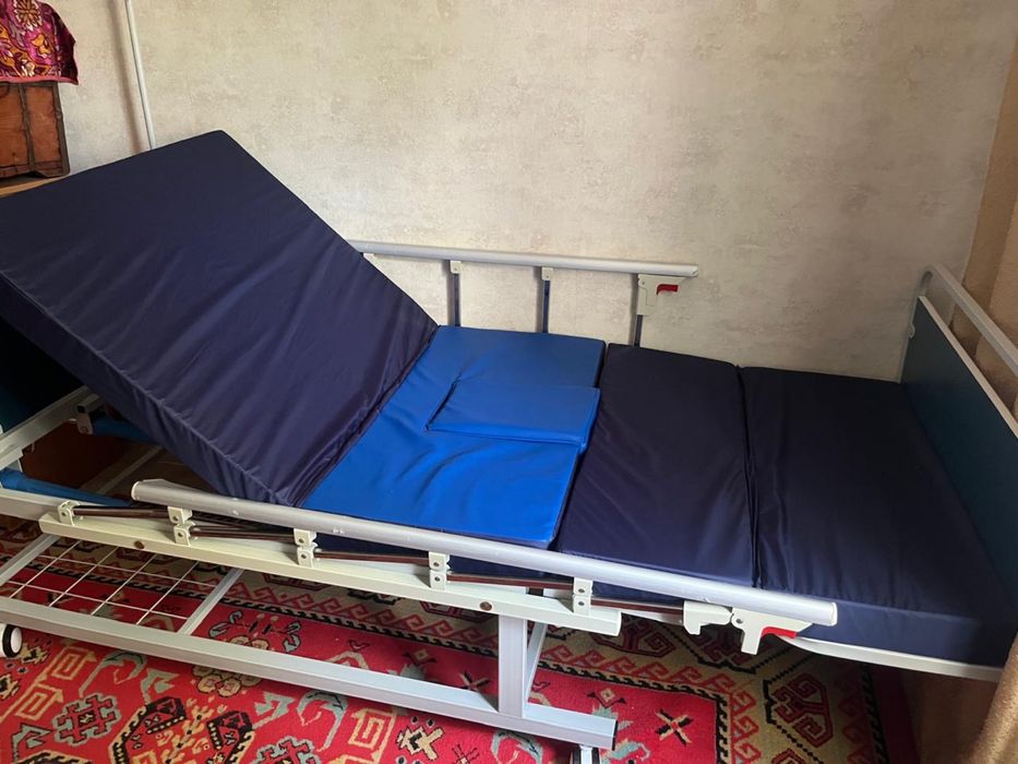 Функциональный кровать для лежачих больных