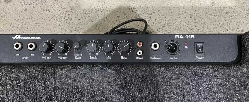 Ampeg ba 115  bass amplificator