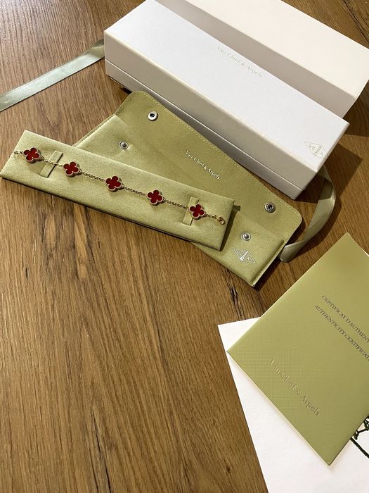 Van Cleef & Arpels - Bratara Gold Red