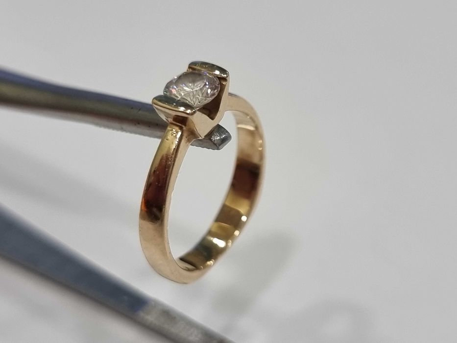 Златен пръстен - Дамски пръстен 14К 3.15 гр.