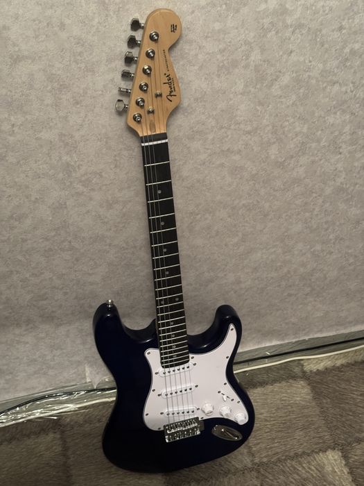 Электрогитара продам