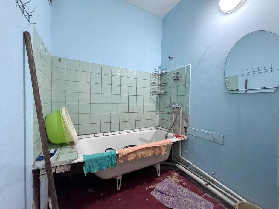 СРОЧНО Продается 3 комнатная 85 м2  Карасу-6 без ремонта 2 этаж