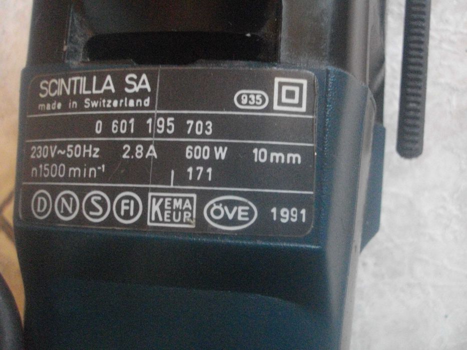 Бормашина Дрелка AEG/ Bosch Профи/ Ръчен Циркуляр 1300 Вата-ф200мм