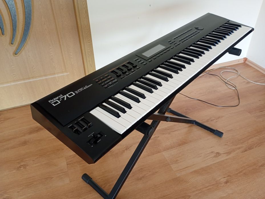 Roland D-70 sintetizator pian digital orga
