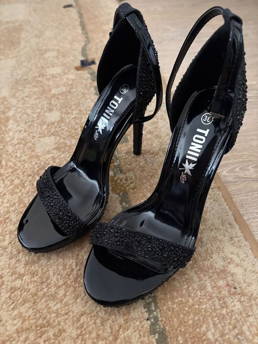 Чисто нови токчета 36ти номер