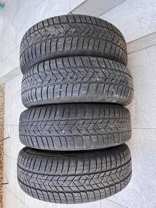 Pirelli Sottozero 3 215/60 R18 102T XL RFT MOE ELECT – DOT 2024