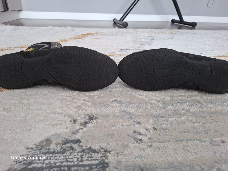 Продаю боксерки venum