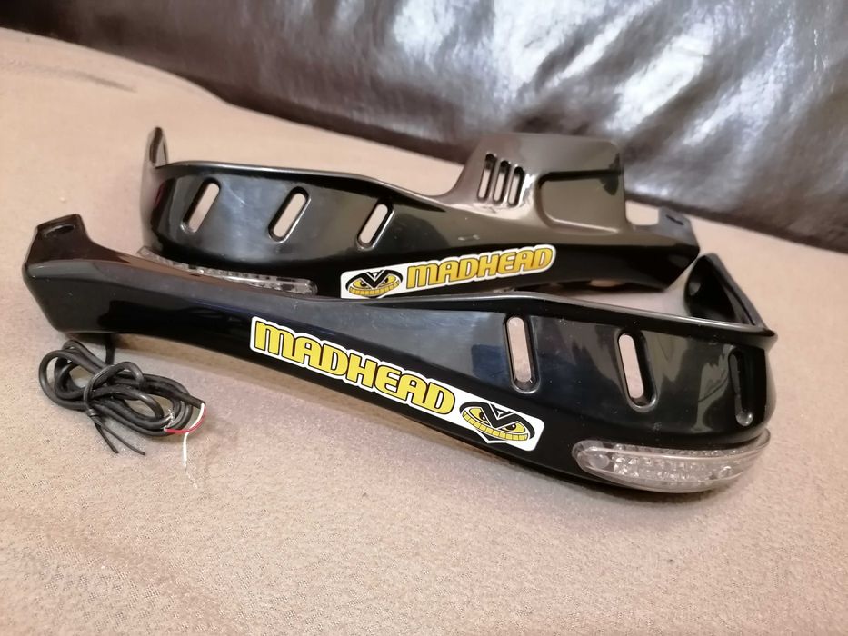 Протектори за ръце MADHEAD с лед мигачи. MADHEAD HAND GUARDS WITH LED.
