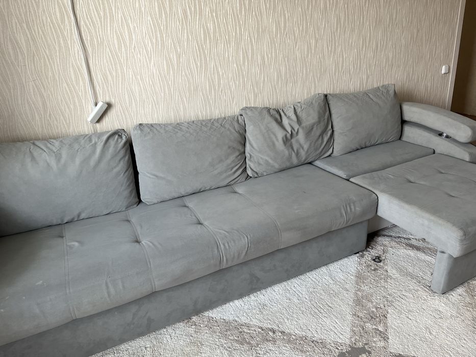 Продам диван с универсальным углом
